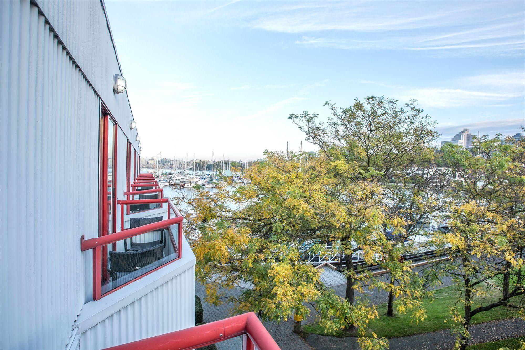 Granville Island Hotel Vancouver Exterior photo